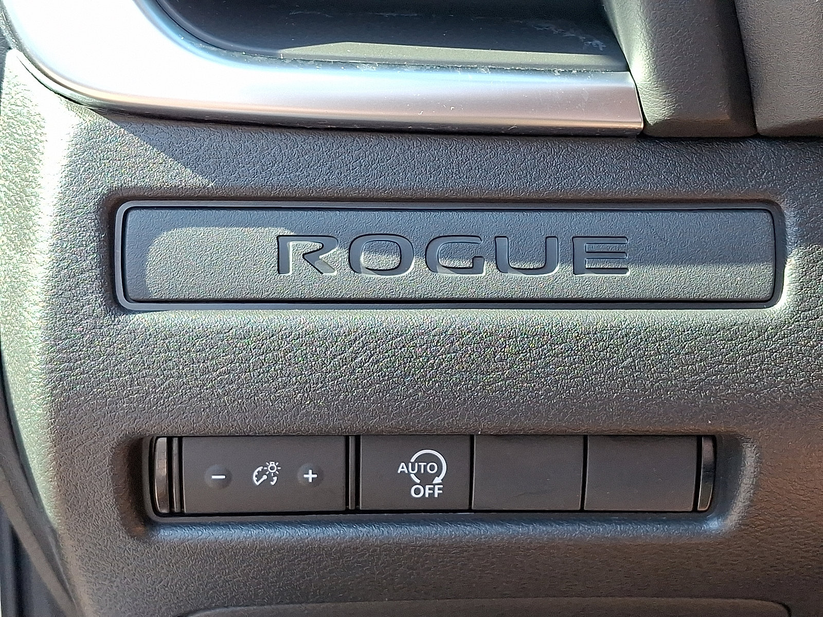 Certified 2025 Nissan Rogue S image 25