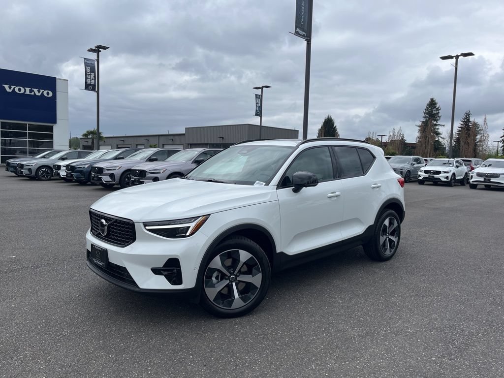 New 2026 Volvo XC40 B5 Plus w/ Protection Package Premier