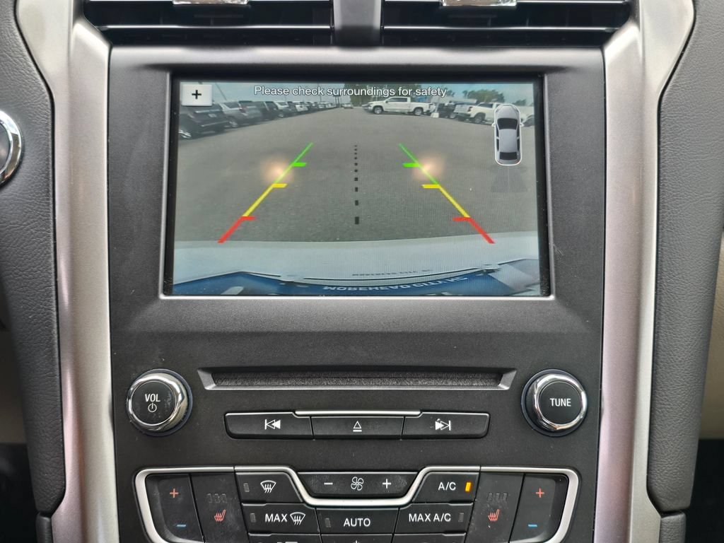 Used 2017 Ford Fusion SE w/ Fusion SE Technology Package FWD image 20