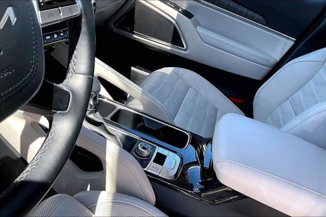 Used 2024 Kia Telluride SX Prestige w/ Towing Package image 23