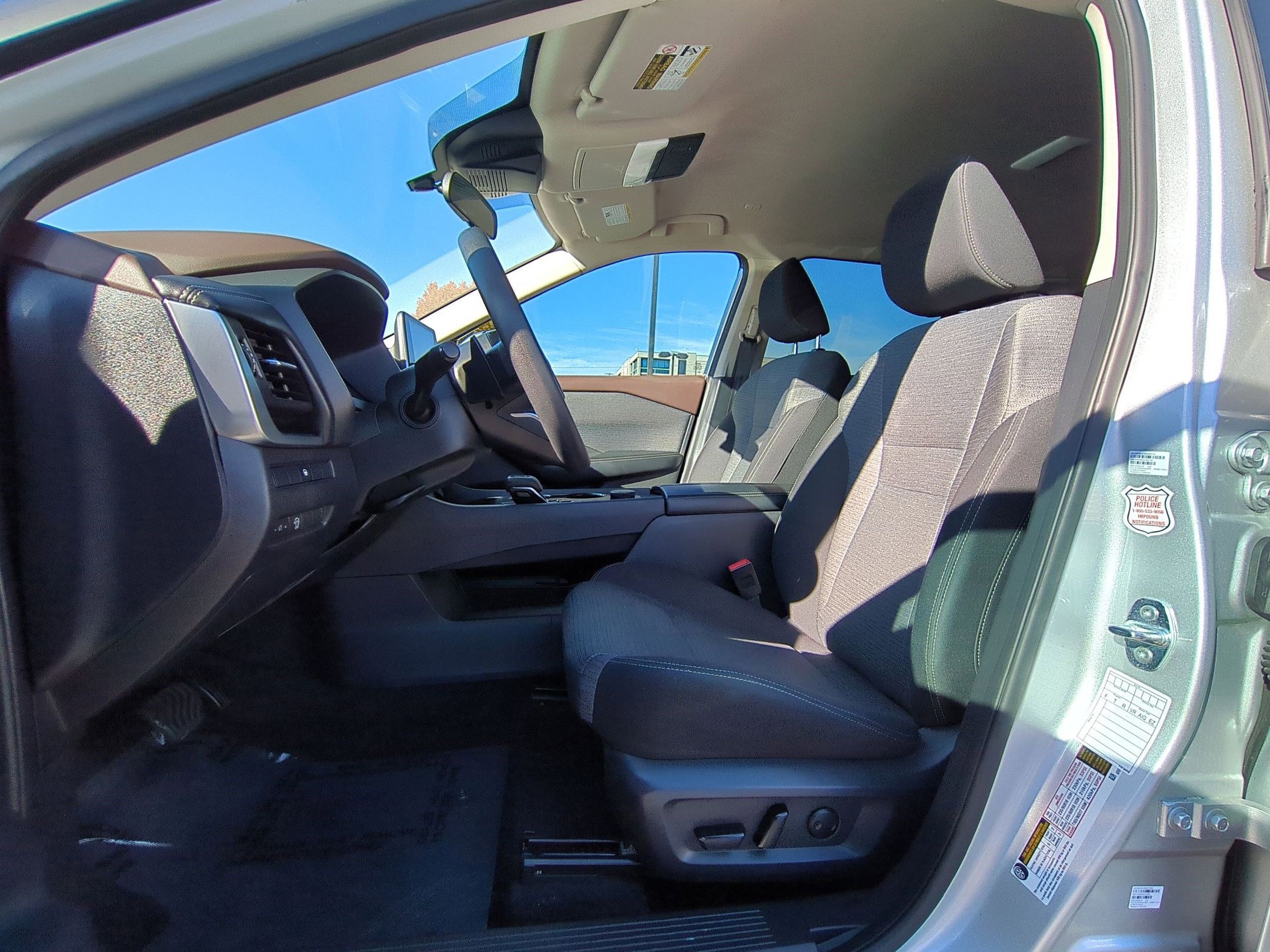 Used 2023 Nissan Rogue SV image 15