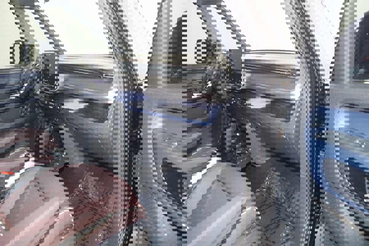 Used 2025 Volkswagen ID. Buzz Pro S image 47