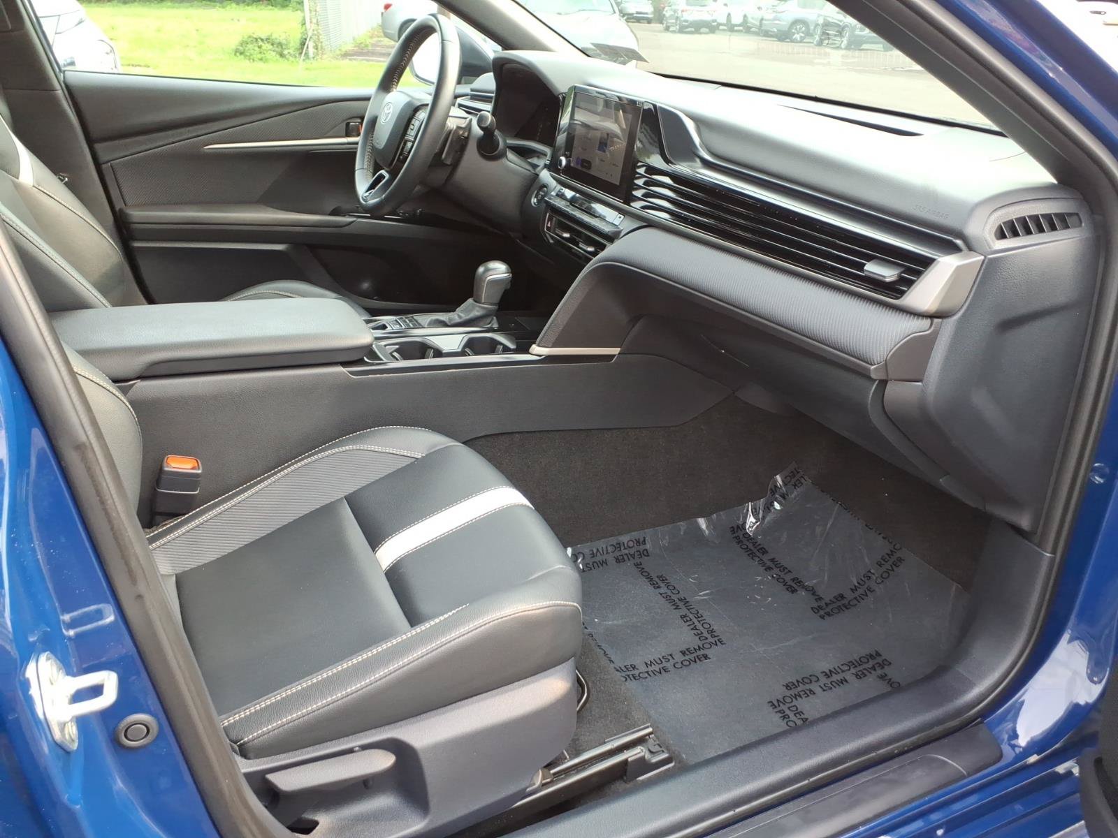 Used 2025 Toyota Camry SE FWD image 26