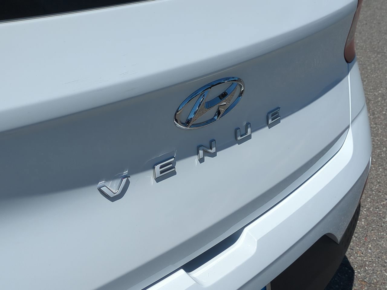 Used 2025 Hyundai Venue SEL FWD image 31