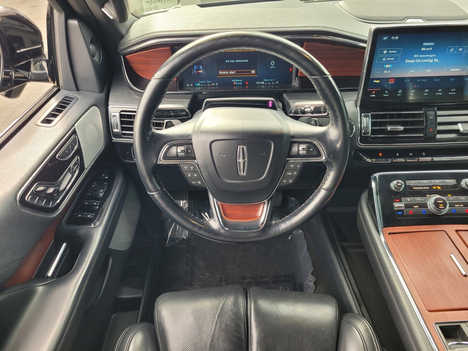 Used 2023 Lincoln Navigator Reserve image 11