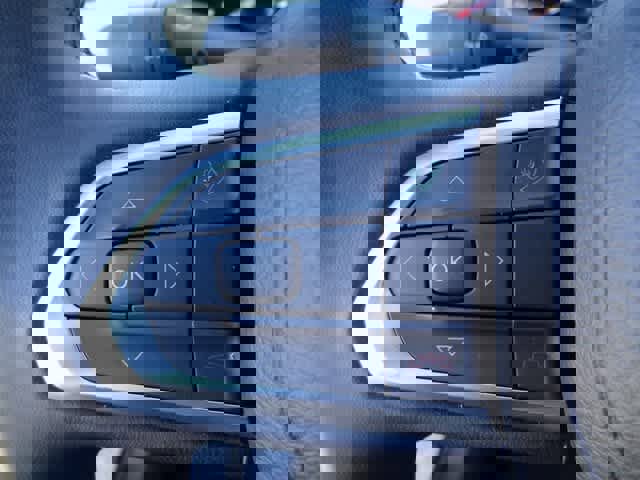 Used 2024 Jeep Compass Latitude image 17