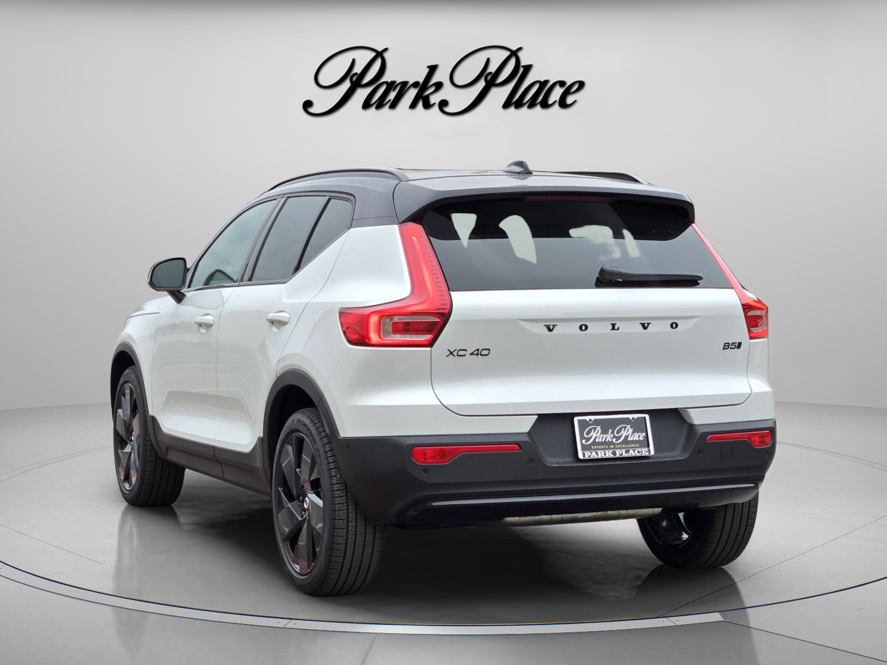 New 2026 Volvo XC40 B5 Ultra w/ Protection Package Premier AWD/4WD image 3