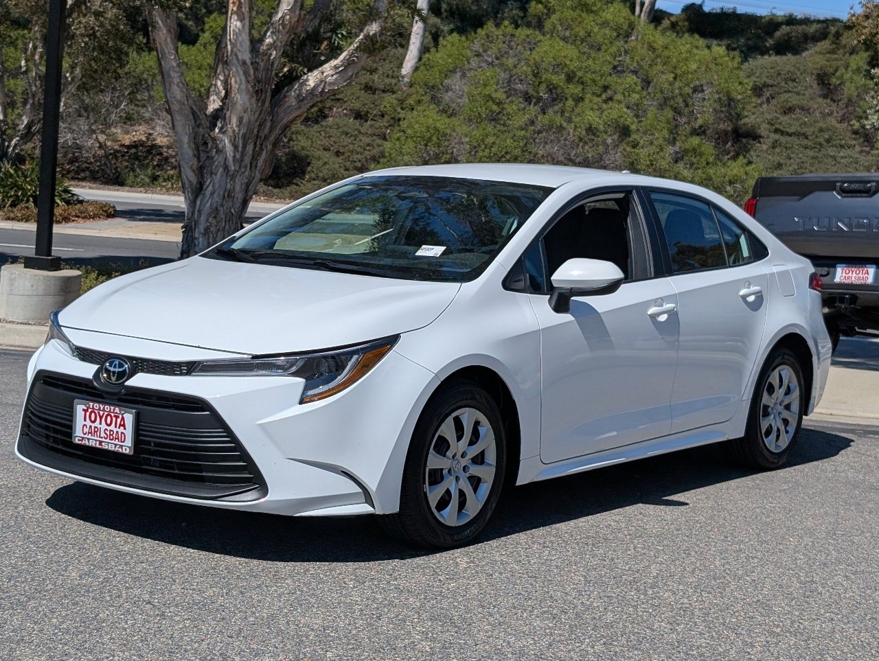Used 2024 Toyota Corolla LE FWD image 11