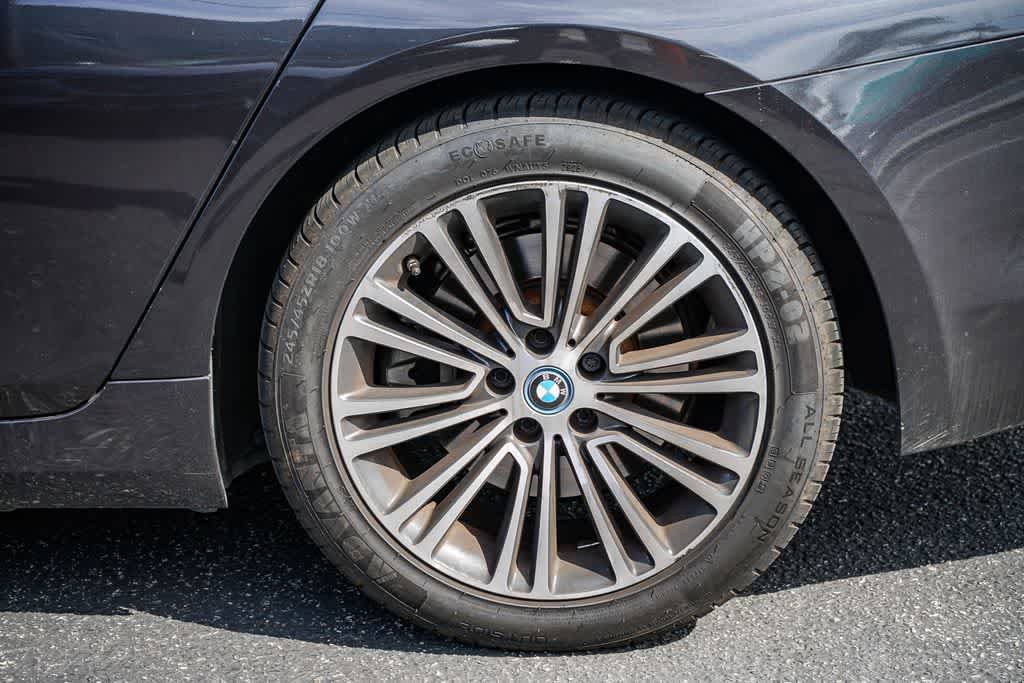 Used 2019 BMW 530e w/ Convenience Package RWD image 10