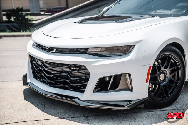 Used 2018 Chevrolet Camaro ZL1 RWD image 23