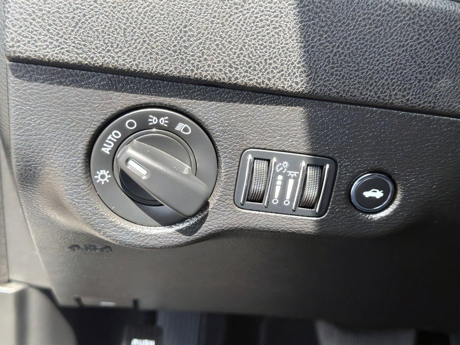 Used 2023 Dodge Charger SXT image 24