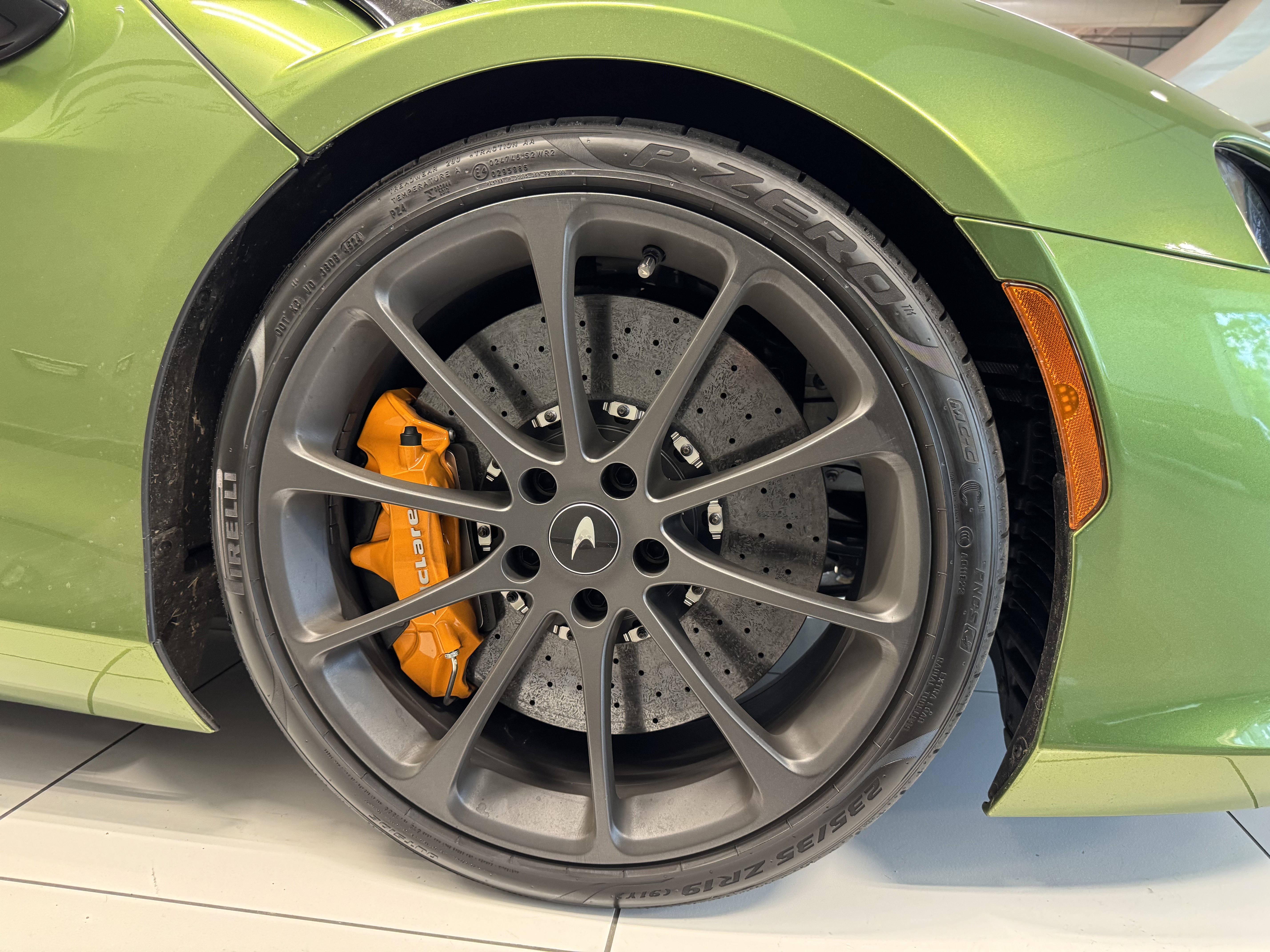 Used 2025 McLaren Artura Spider image 20