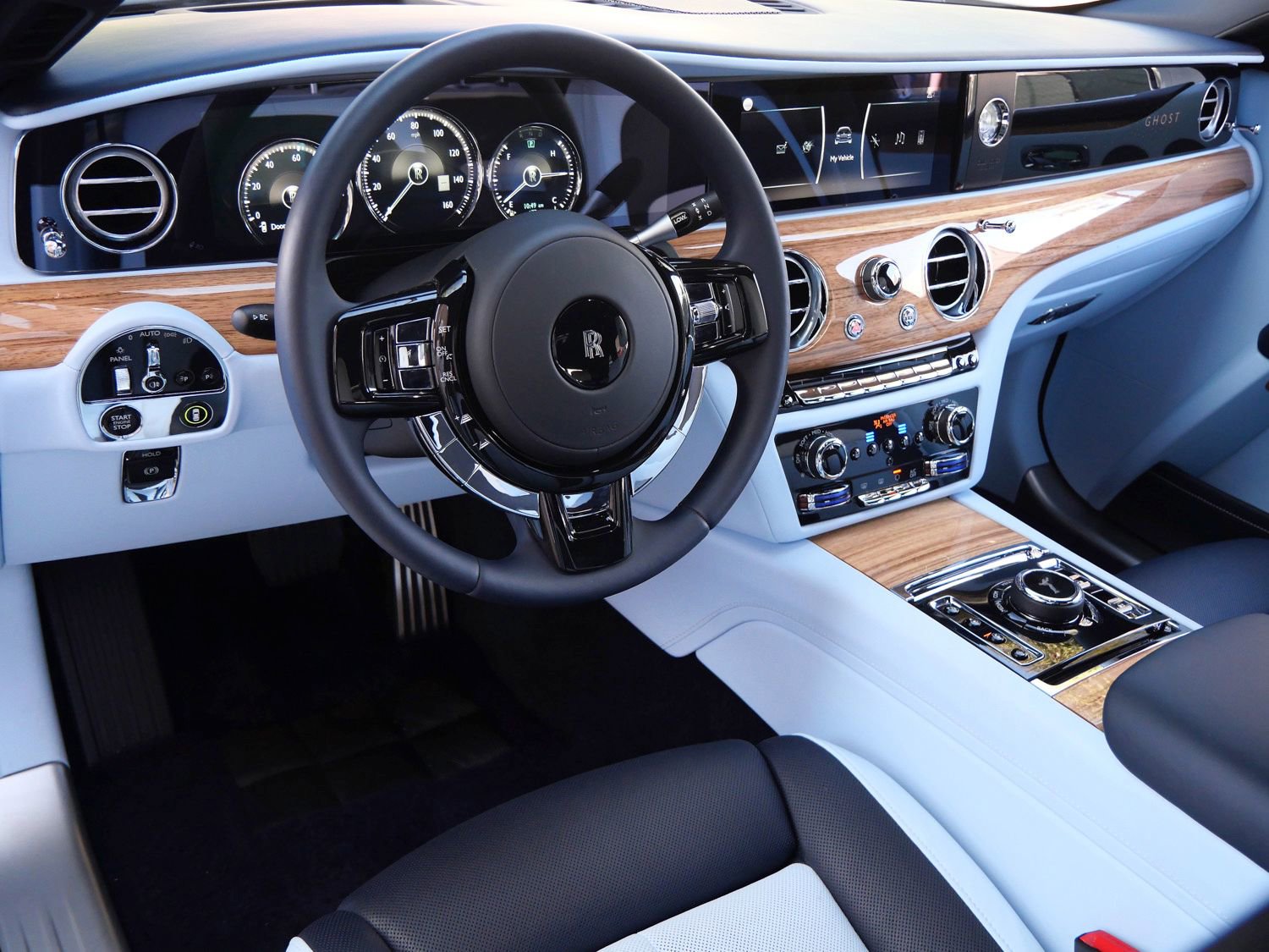 Used 2022 Rolls-Royce Ghost w/ Ghost Package image 17