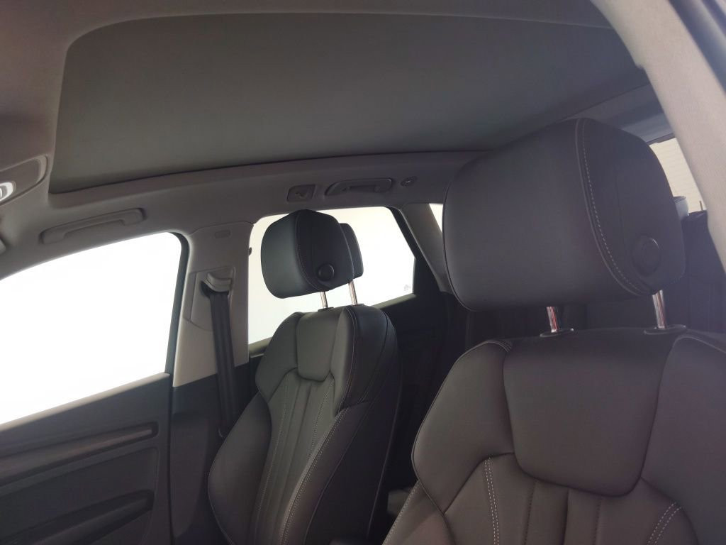 Used 2024 Audi Q5 2.0T Premium w/ Convenience Package image 28