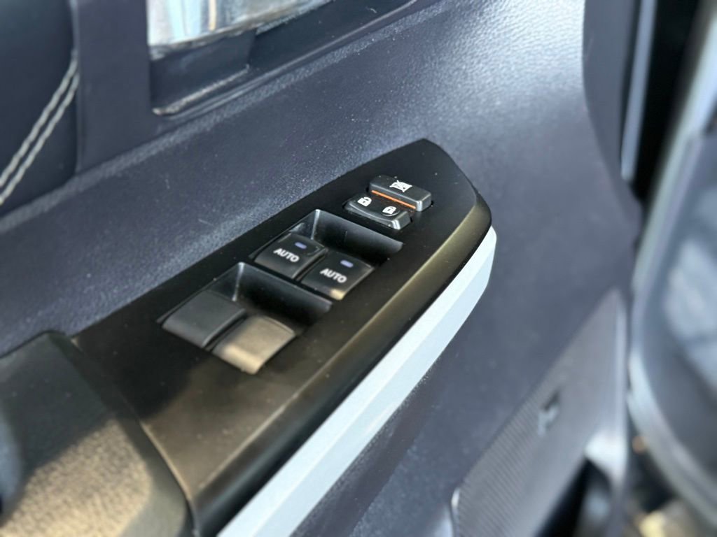 Used 2020 Toyota Tundra Platinum AWD/4WD image 18