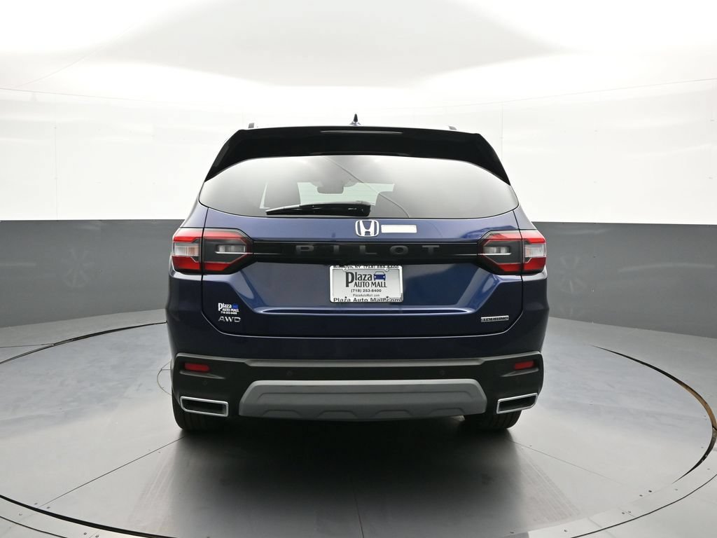 Certified 2024 Honda Pilot Touring image 7