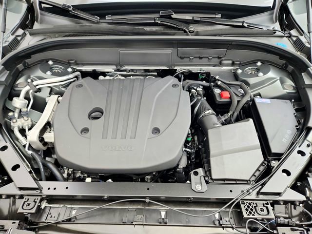 New 2026 Volvo XC60 B5 Plus w/ Climate Package image 28