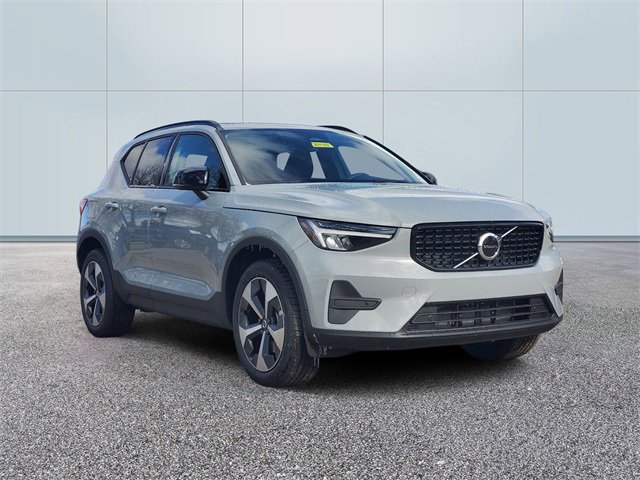 New 2026 Volvo XC40 B5 Core w/ Protection Package Premier image 3