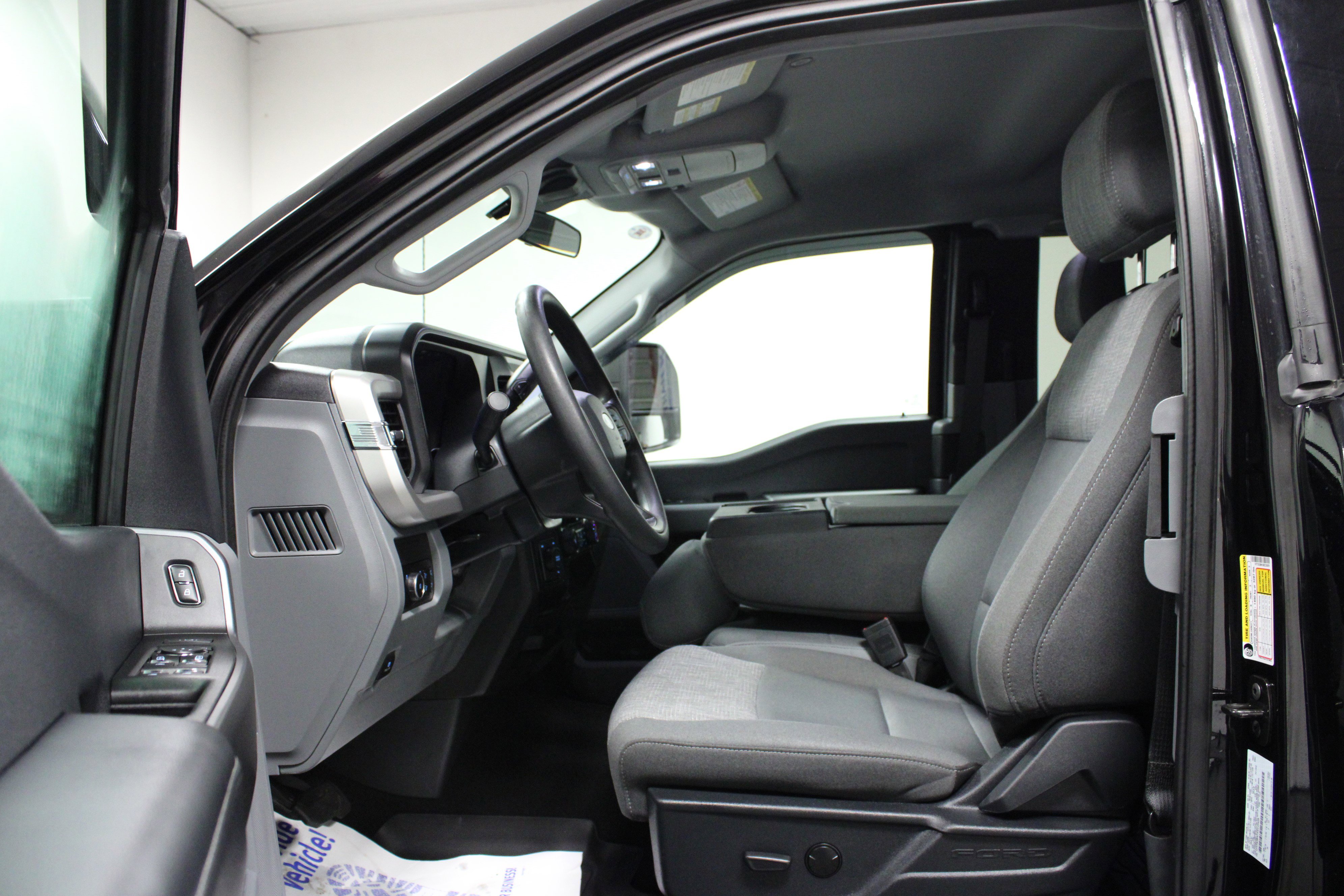 Used 2025 Ford F250 XLT image 12