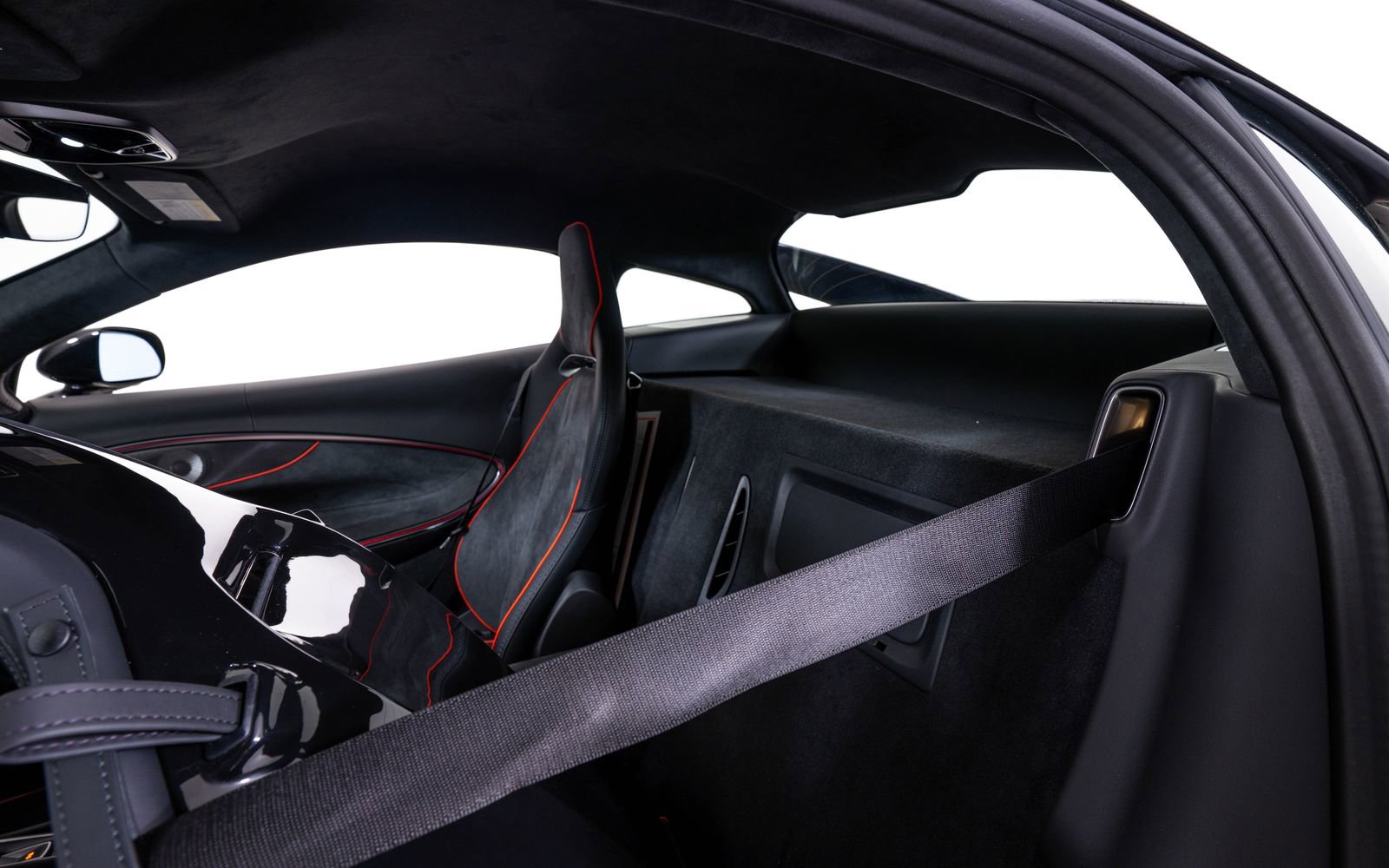 New 2026 McLaren Artura RWD image 19