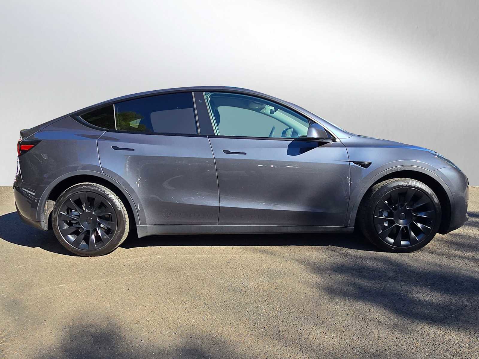 Used 2021 Tesla Model Y Long Range AWD/4WD image 2