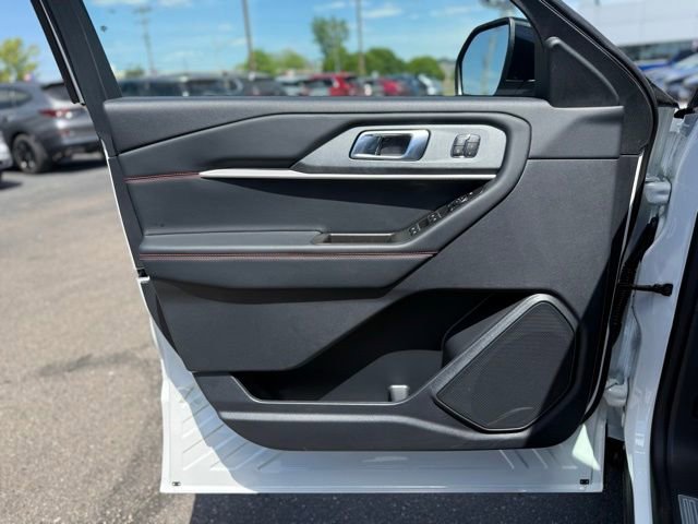 New 2026 Ford Explorer ST-Line AWD/4WD image 13