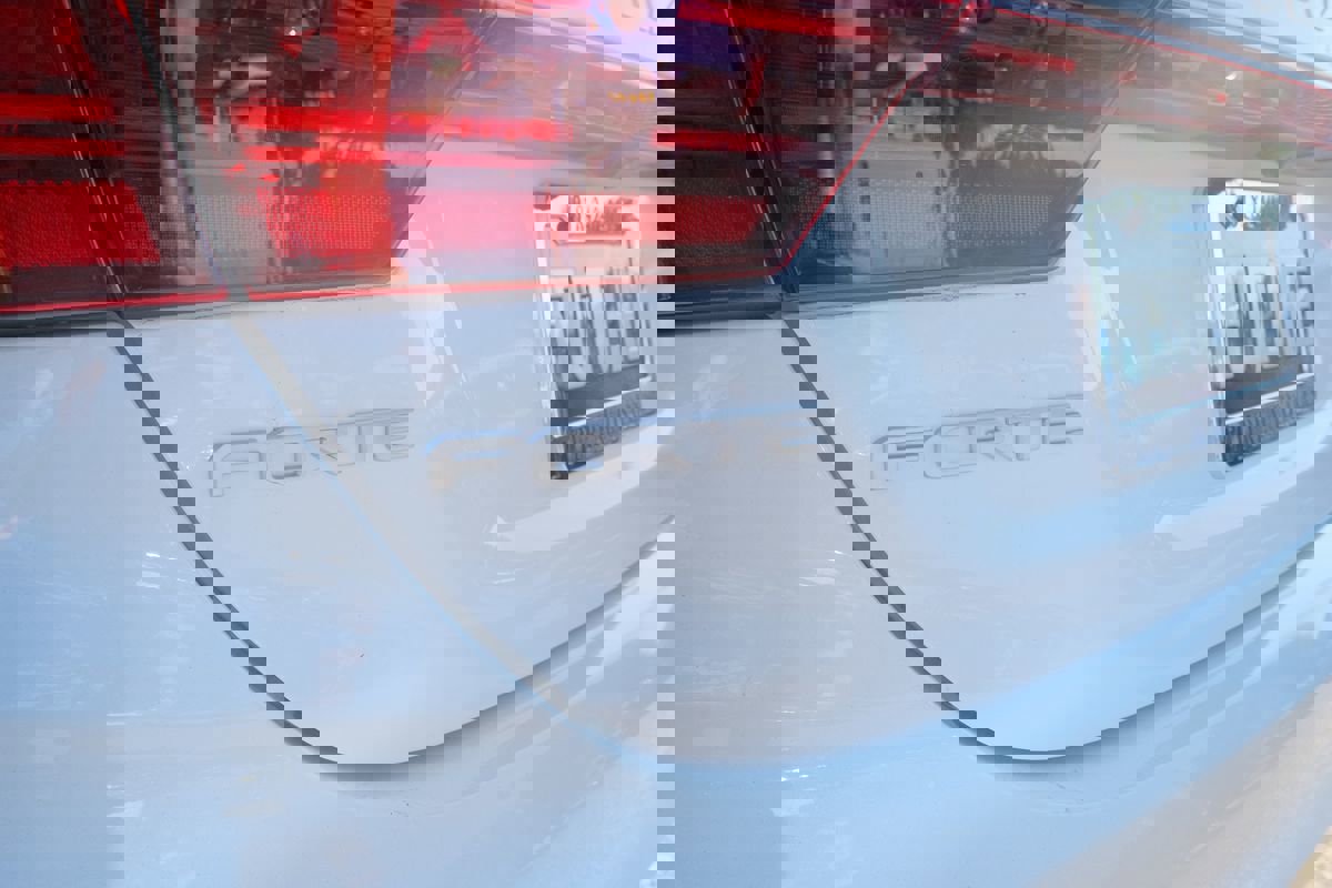 Used 2023 Kia Forte GT-Line image 39