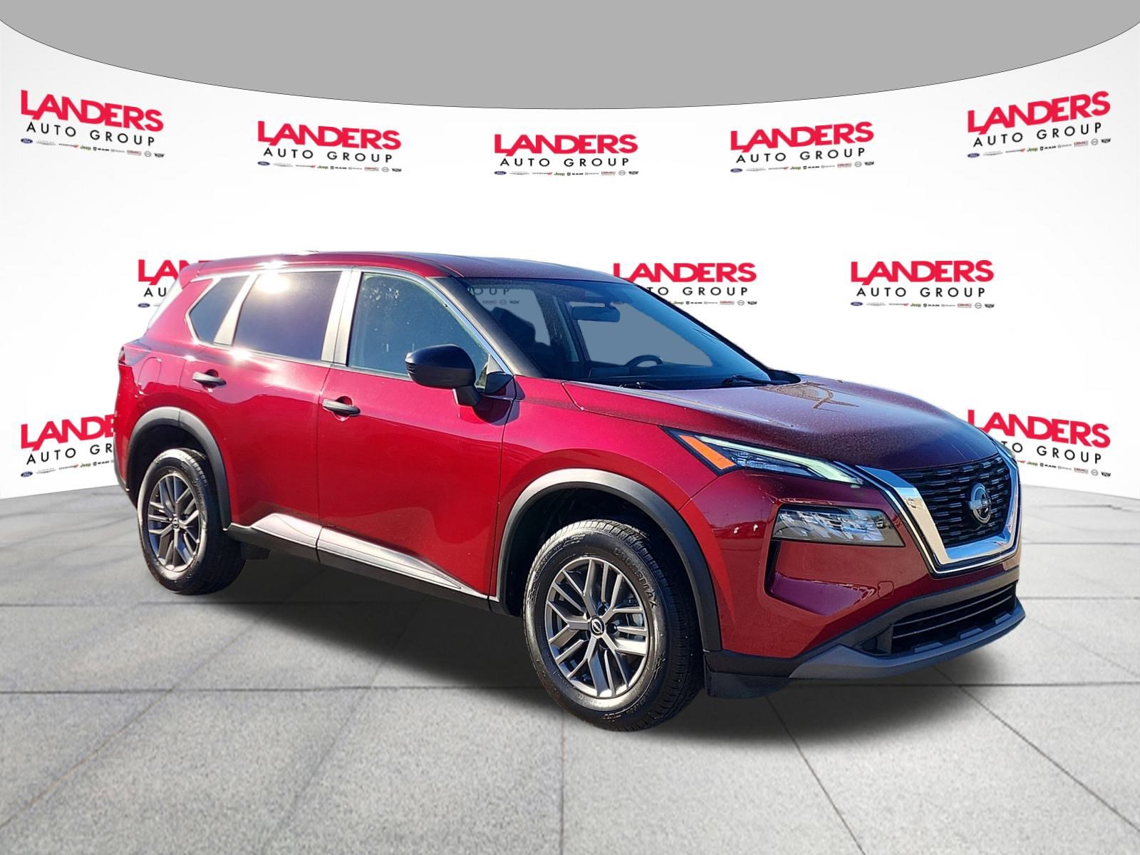 Used 2023 Nissan Rogue S image 1