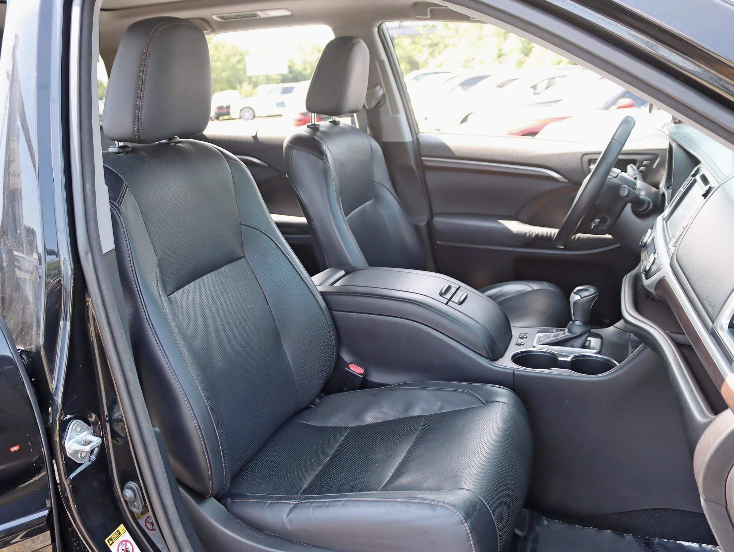 Used 2015 Toyota Highlander Limited Platinum AWD/4WD image 29