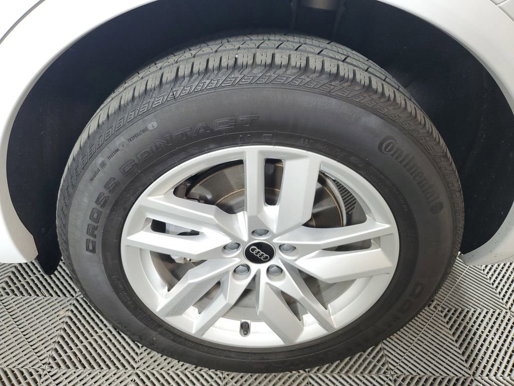 Used 2024 Audi Q5 2.0T Premium w/ Convenience Package image 11