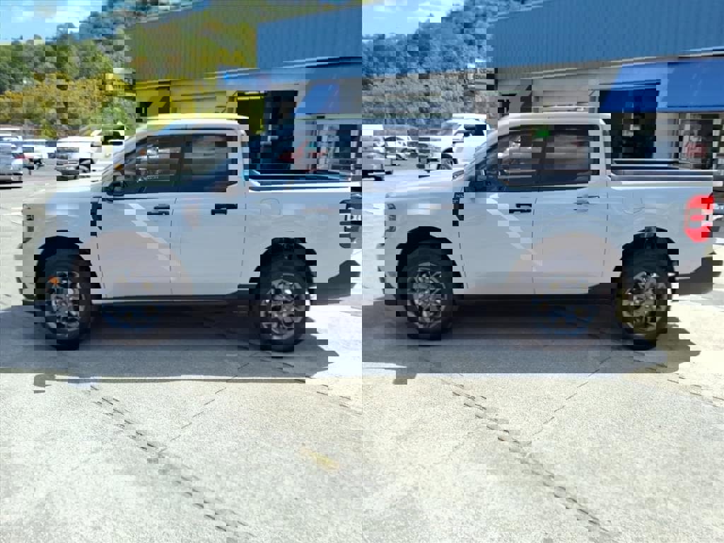 New 2025 Ford Maverick XLT image 2
