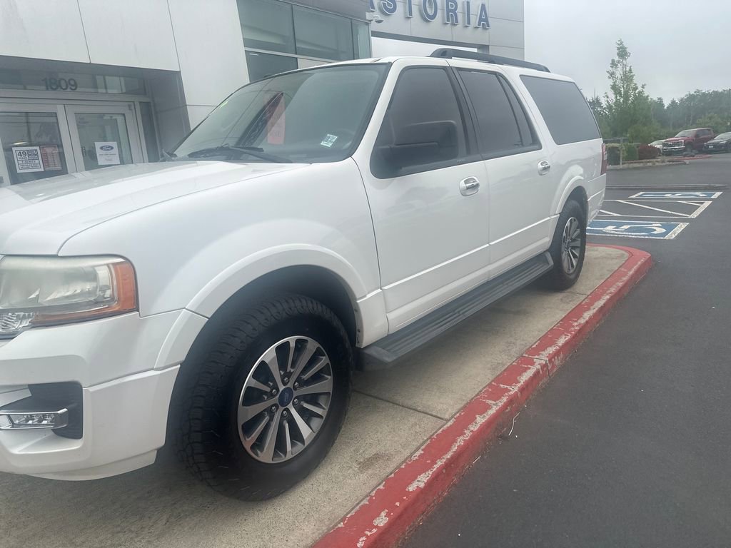 Used 2016 Ford Expedition EL XLT w/ Equipment Group 202A AWD/4WD image 8