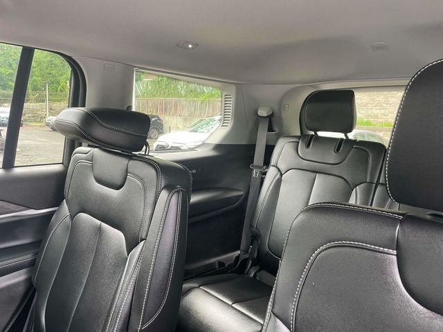 Used 2023 Jeep Grand Cherokee L Limited AWD/4WD image 15