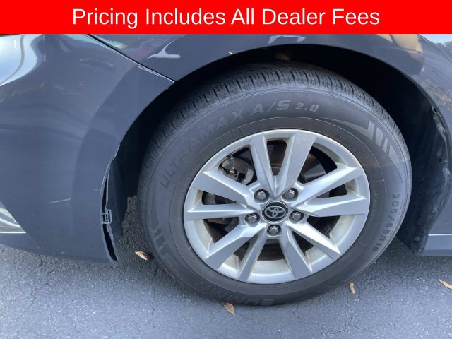 Used 2025 Toyota Camry LE FWD image 2