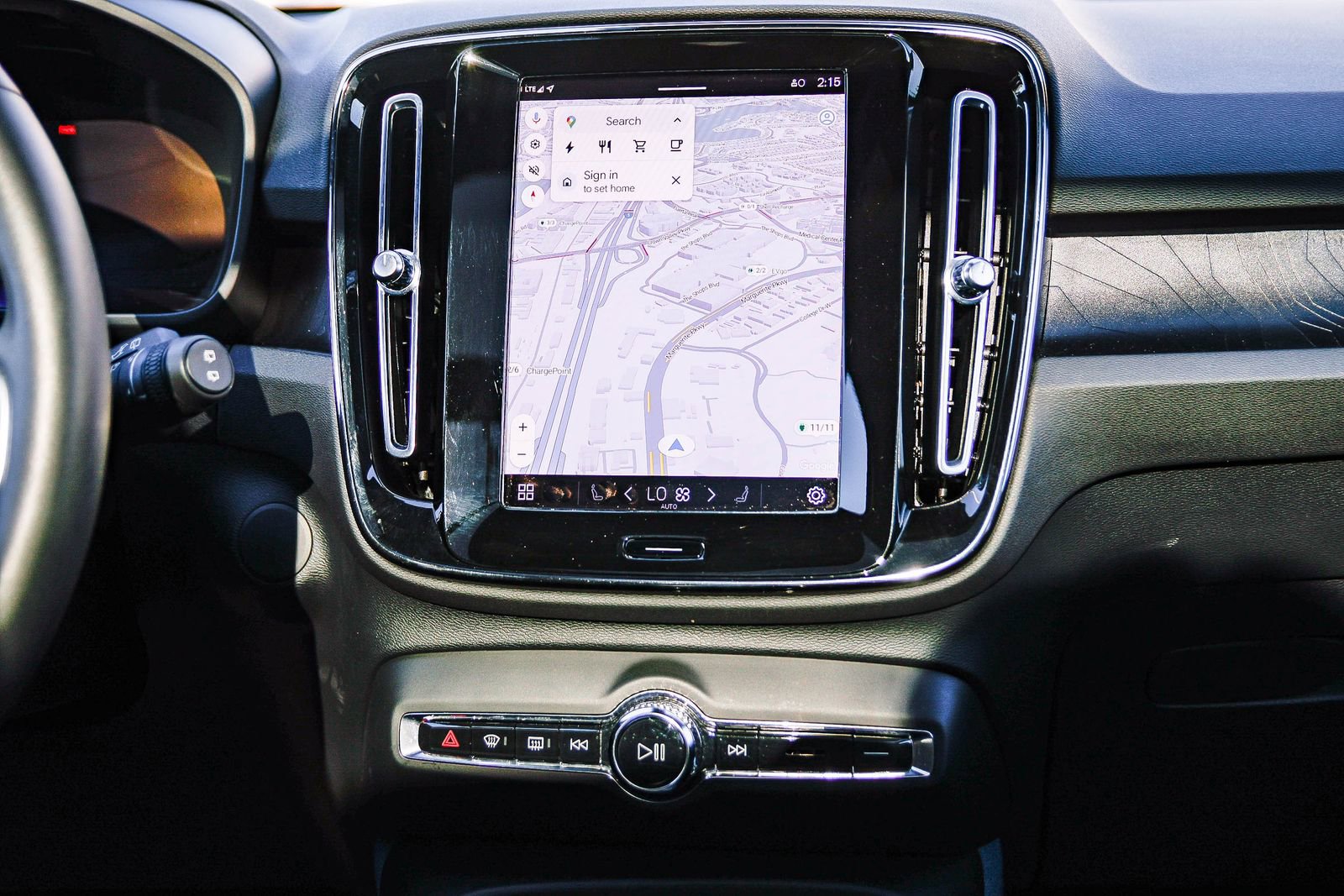 Used 2023 Volvo XC40 Recharge Plus image 15