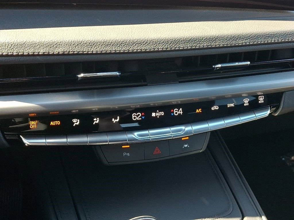 Certified 2025 Cadillac XT4 Premium Luxury AWD/4WD image 19