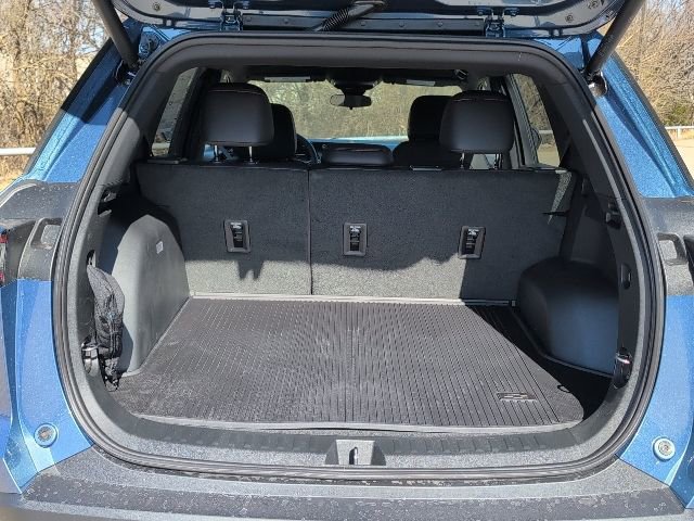New 2026 Chevrolet Equinox RS w/ LPO, Floor Liner Package image 10