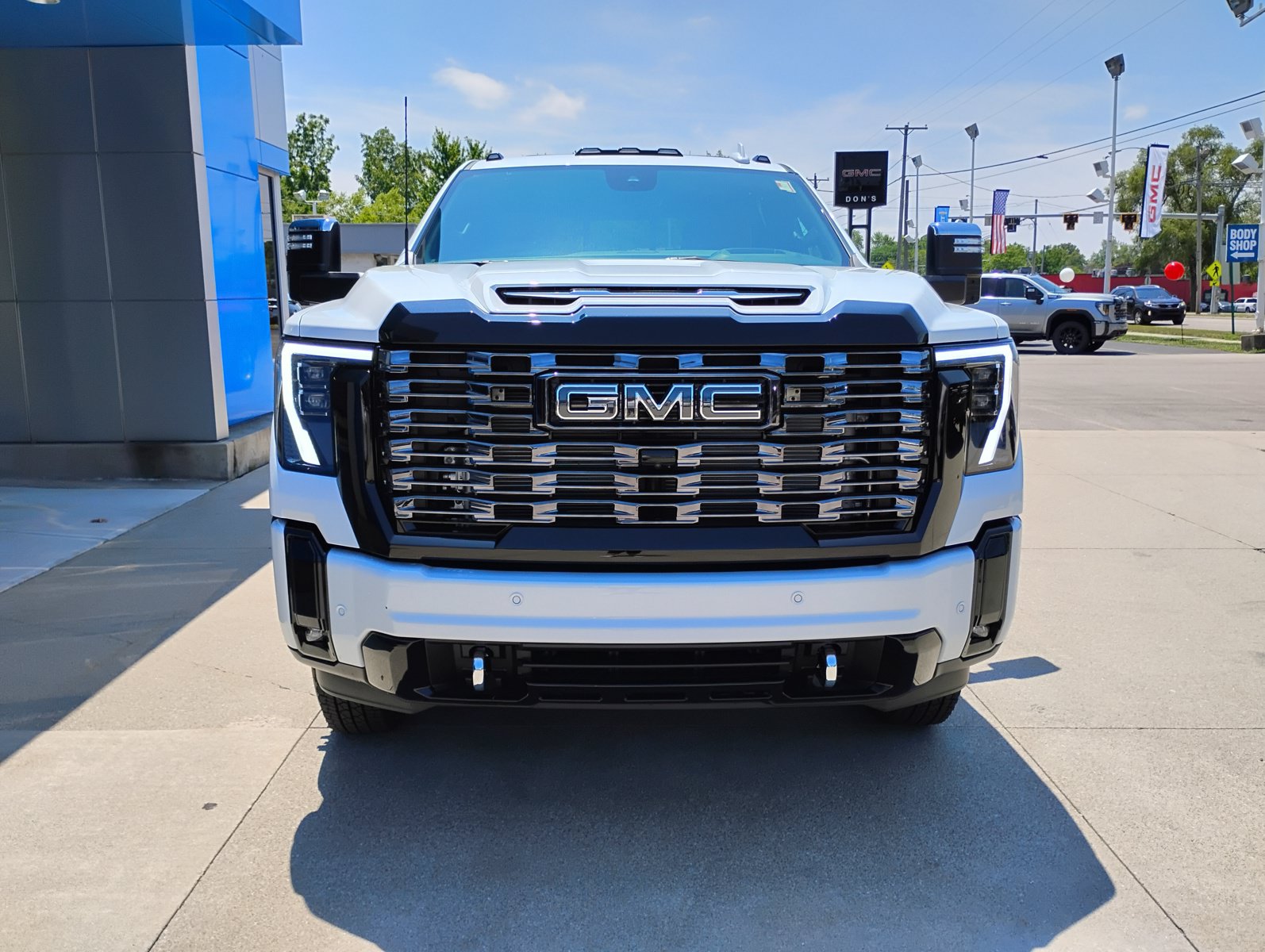 New 2026 GMC Sierra 3500 Denali Ultimate AWD/4WD image 14