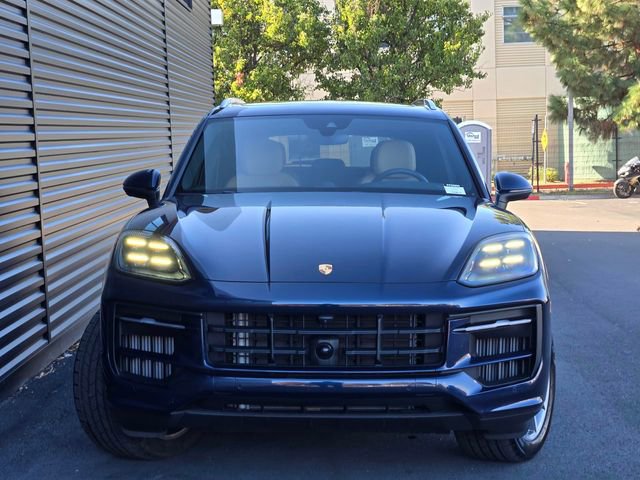 Used 2025 Porsche Cayenne image 10