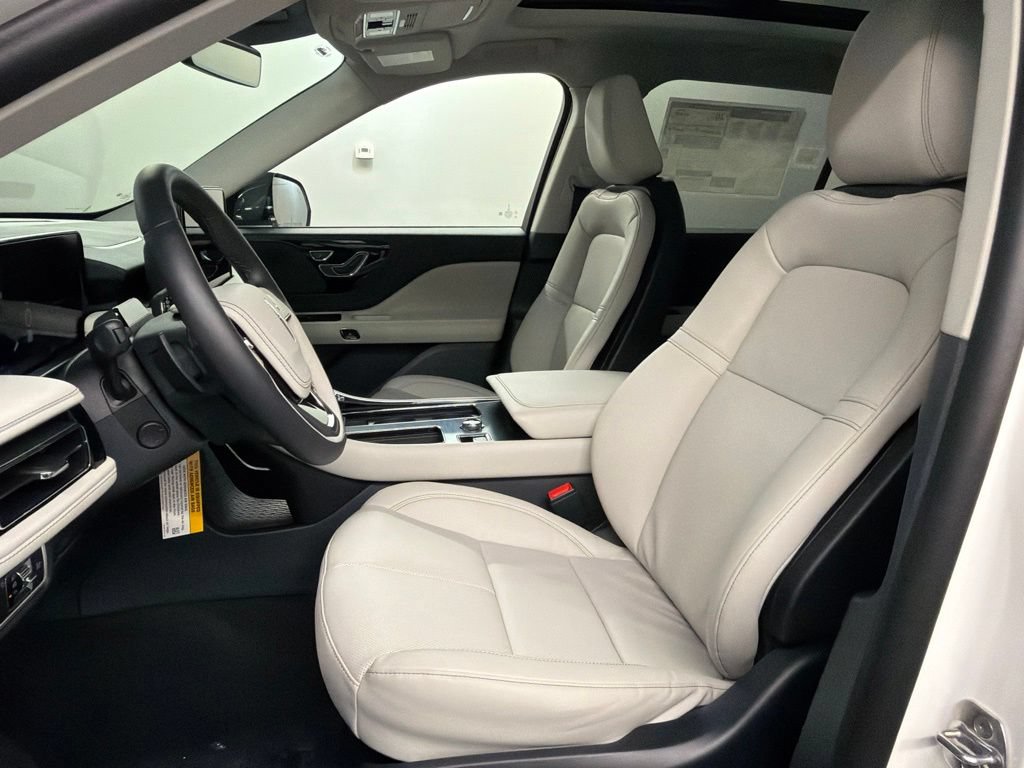 Used 2026 Lincoln Aviator AWD image 26