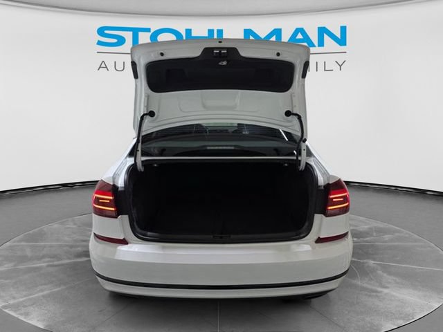 Used 2018 Volkswagen Passat 3.6 FWD image 36