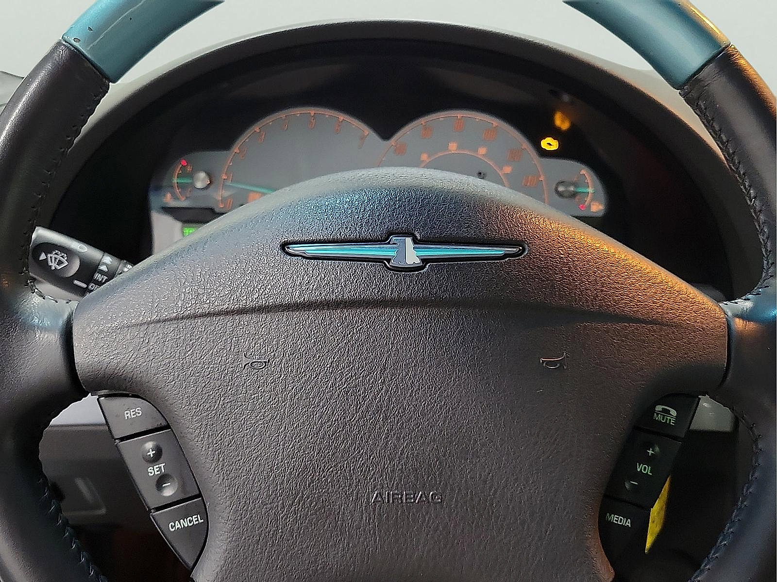 Used 2002 Ford Thunderbird image 18