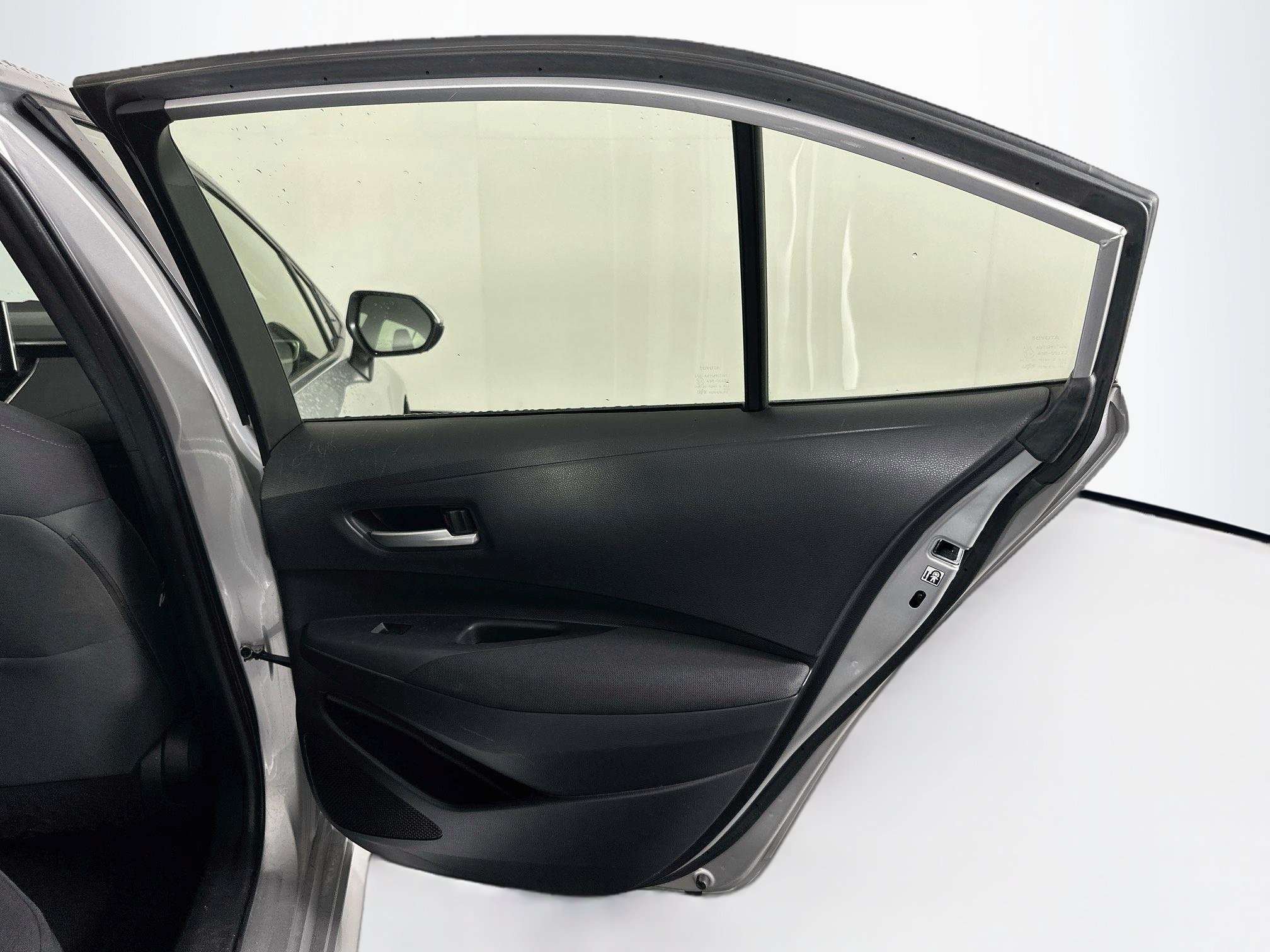 Used 2020 Toyota Corolla LE FWD image 28