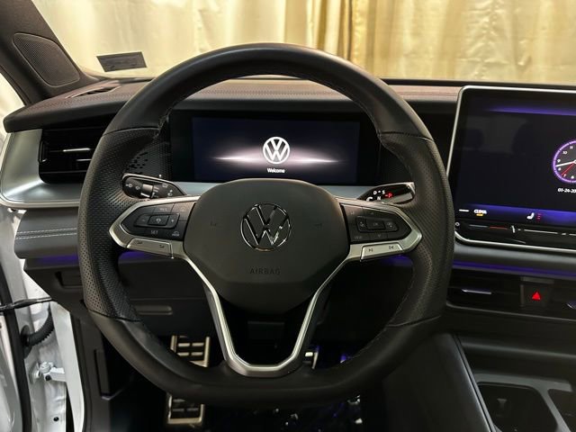 Certified 2025 Volkswagen Tiguan SE R-Line image 17