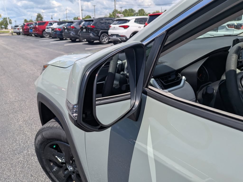 Used 2020 Toyota RAV4 XLE w/ All Weather Liner Package AWD/4WD image 40