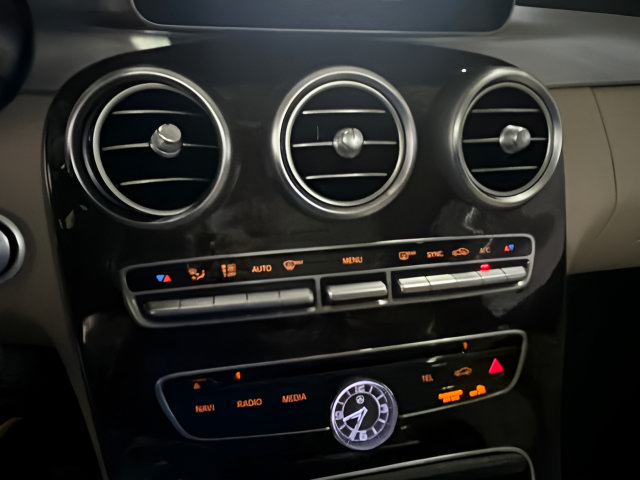 Used 2018 Mercedes-Benz C 300 4MATIC Sedan image 23