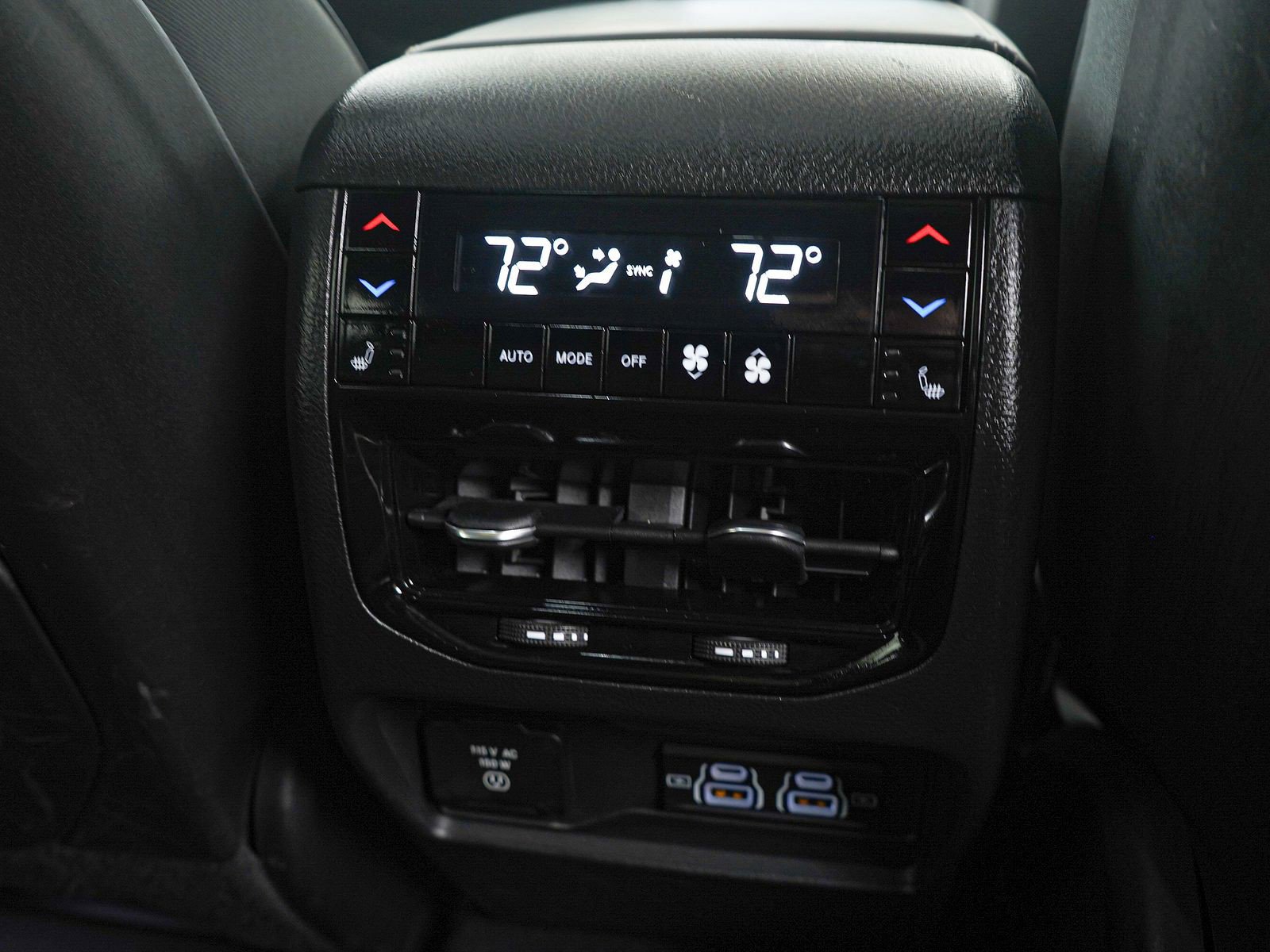 Used 2023 Jeep Grand Cherokee Overland w/ Luxury Tech Group IV image 13