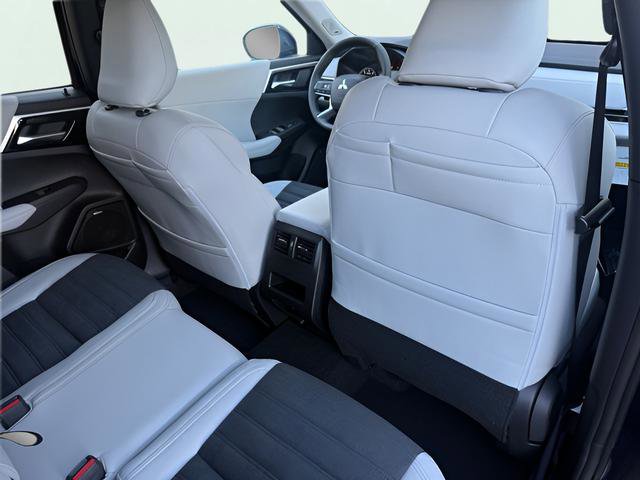 New 2026 Mitsubishi Outlander SE FWD image 27