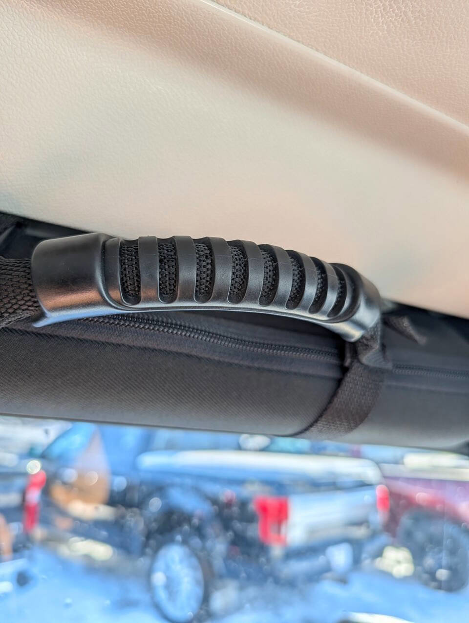 Used 2011 Jeep Wrangler Unlimited 70th Anniversary w/ Connectivity Group image 35