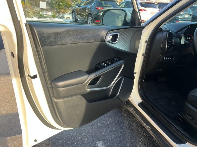 Used 2023 Kia Soul S image 15